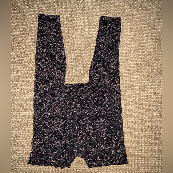 Lululemon Wunder Under black, purple and gold leggings - Picture 2 of 2